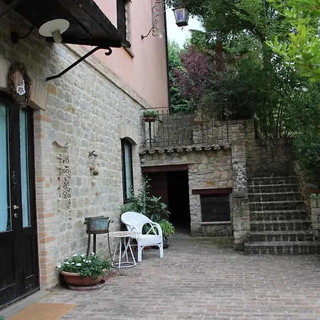 فندق مبيت وإفطار Agriturismo San Martino Monte San Martino